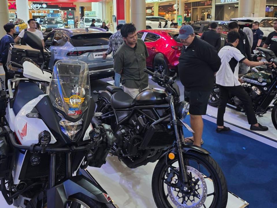 Honda CMX1100 Rebel dan XL750 Transalp Tampil Mempesona di MUF Auto Fest 2025 Makassar