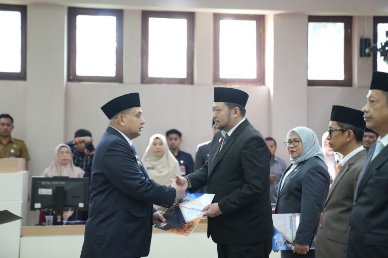 Wali Kota Makassar Lantik 9 Pejabat Tinggi Pratama, Tekankan Soliditas dan Integritas