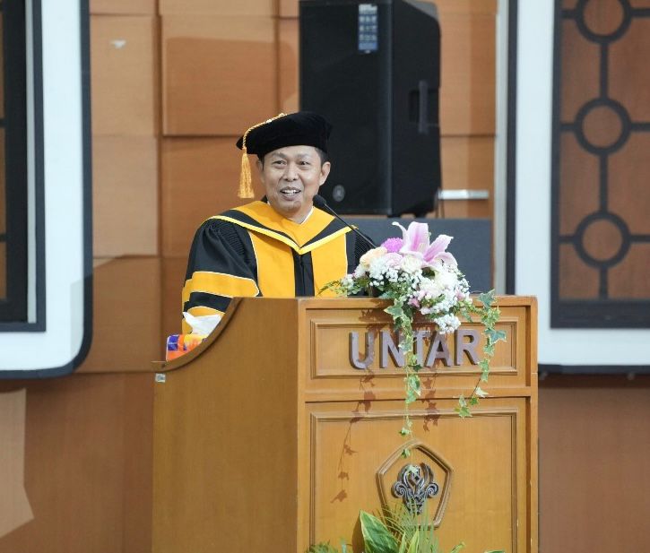 Hendra Noor Saleh Raih Doktor Cum Laude, Teliti Minat Beli Kendaraan Listrik