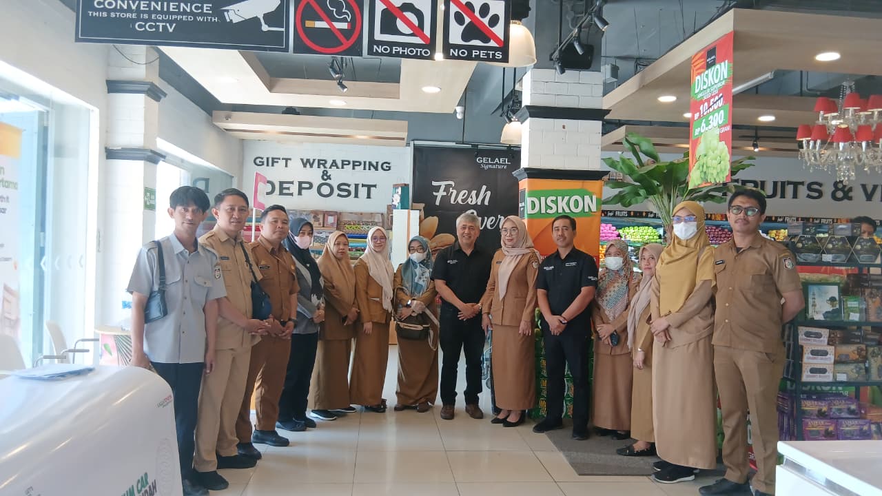 DKP Makassar Lakukan Pengawasan dan Pengujian Sampel Pangan Segar di Gelael Signature