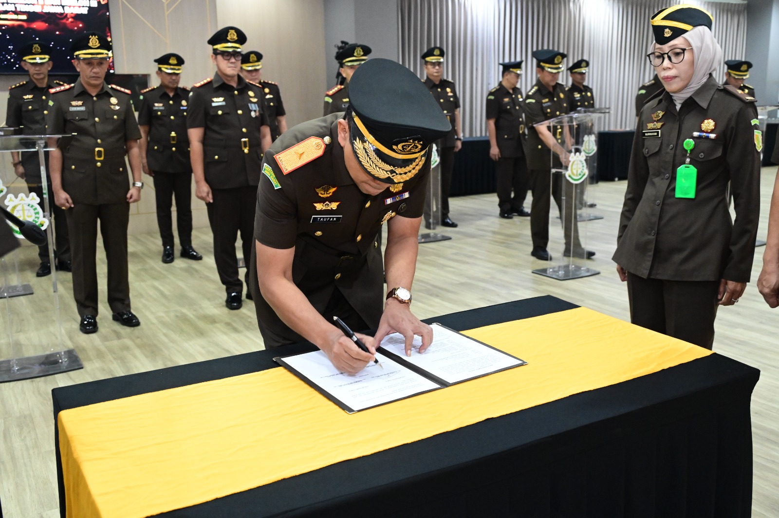 Kajati Jabar Lantik 25 Pejabat Baru, Tekankan Profesionalitas dan Integritas