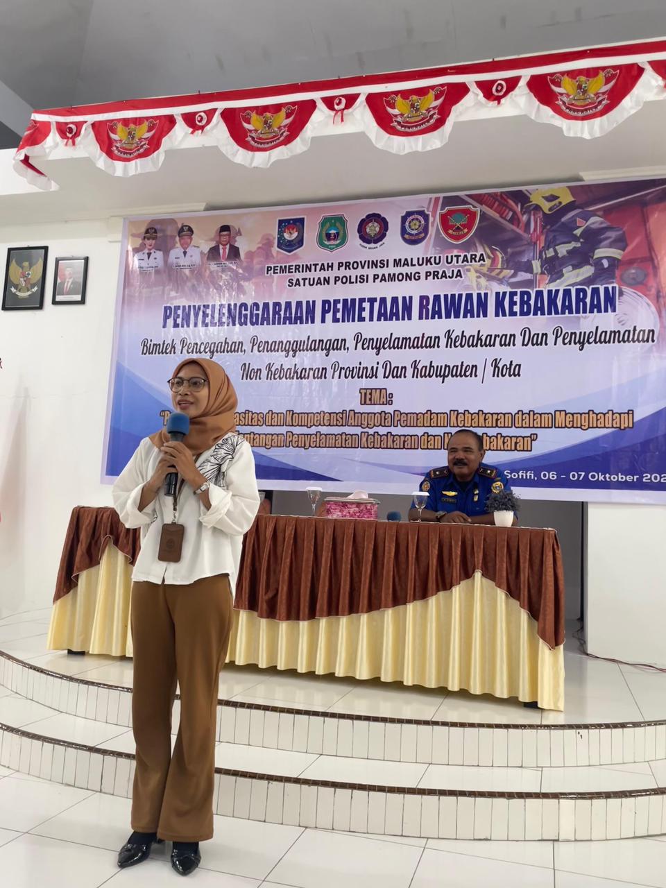 Ketua Program Studi Kesehatan dan Keselamatan Kerja (K3) di Universitas Bumi Hijrah Maluku Utara, Mardia Habel, Jadi Narasumber Pelatihan Pemetaan Rawan Kebakaran