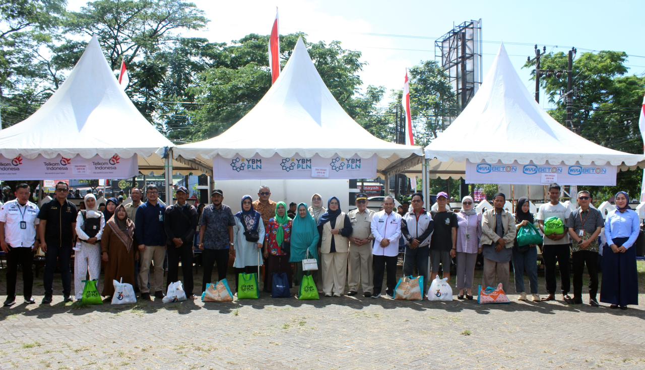 PLN UID Sulselrabar Turut Berpartisipasi dalam Kegiatan Pasar Murah Serba Rp356, Selasa (14/10/2025).