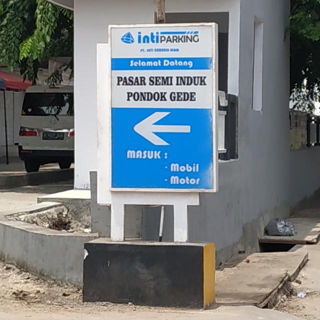 Pintu Masuk Pasar Semi Induk Pondok Gede