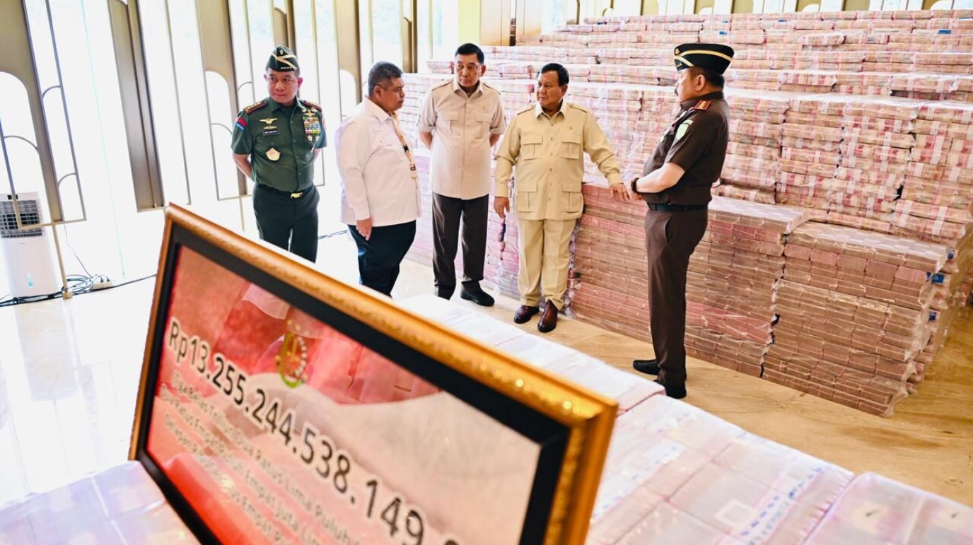 Prabowo Saksikan Kejagung Serahkan Rp13,25 Triliun Hasil Korupsi CPO ke Kas Negara