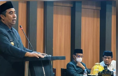 Bupati Maros Chaidir Syam menghadiri rapat paripurna DPRD Kabupaten Maros