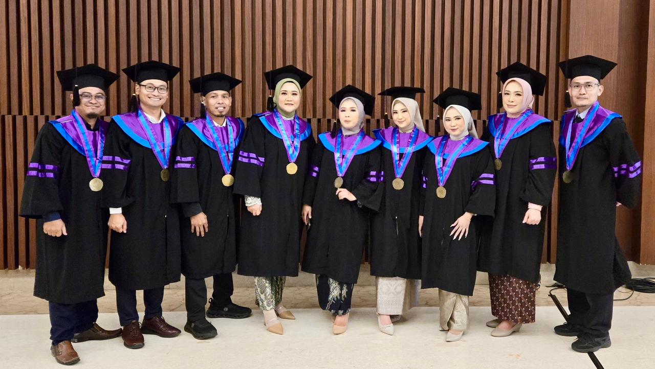 Wisuda ke-18 UMT 2025: Rektor Ajak Lulusan Jadi Agen Perubahan dan Berkarakter Unggul