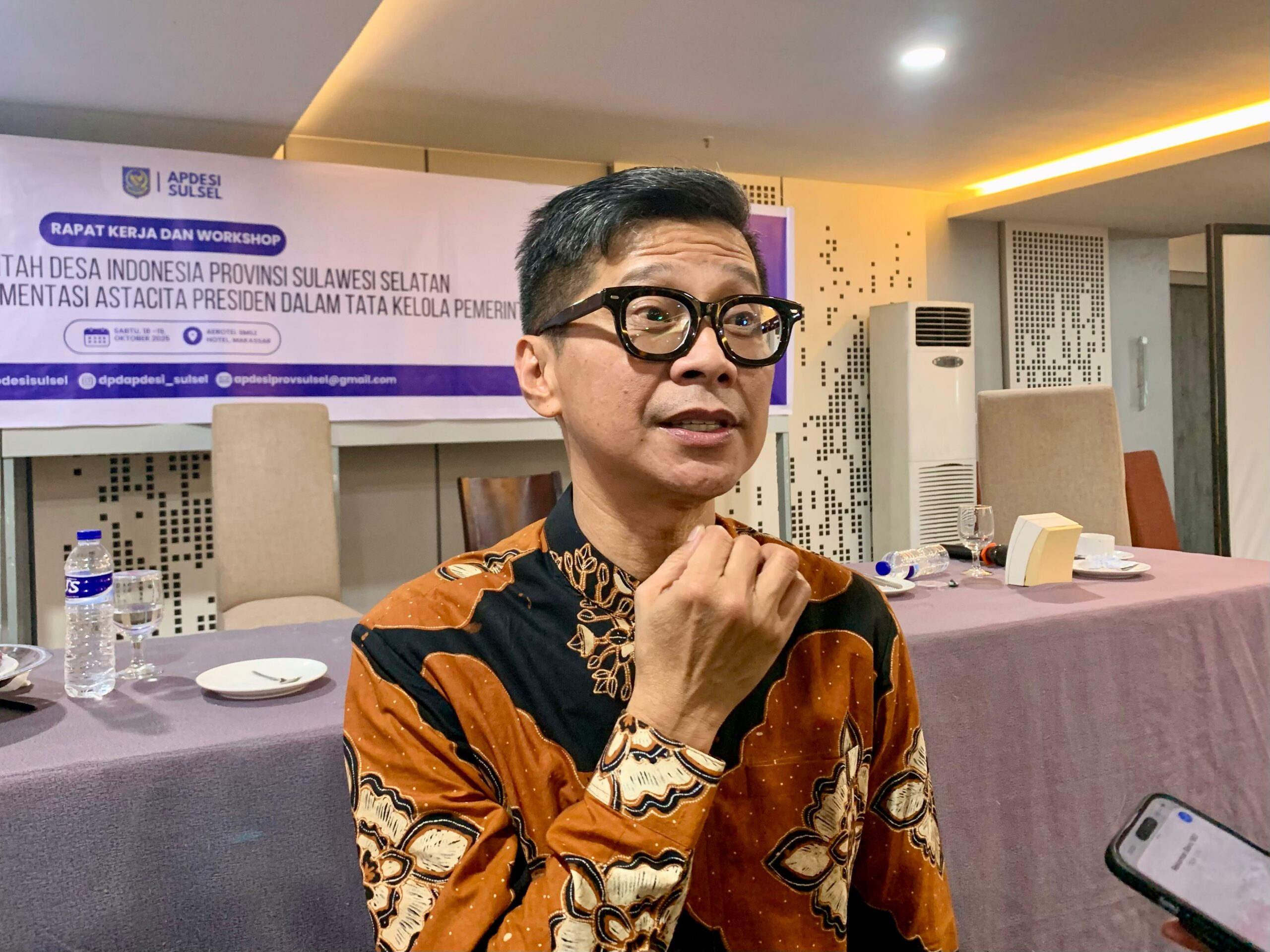 Dorong Kepemimpinan Berkarakter, Raker Apdesi Sulsel Hadirkan Psikolog untuk Perkuat Komunikasi Para Kades