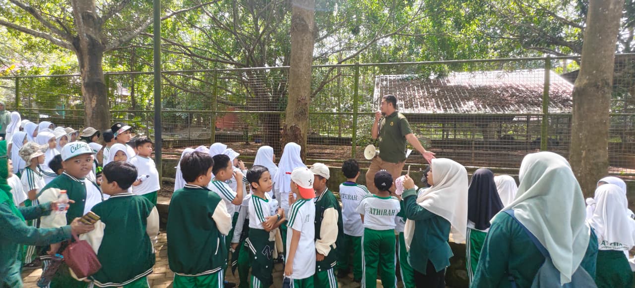 Siswa SD Islam Athirah 2 Belajar Kepedulian terhadap Satwa Lewat Field Trip Edukatif