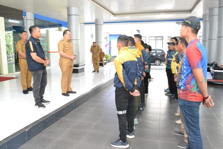 Komite Olahraga Nasional Indonesia (KONI) Kabupaten Maros resmi melepas kontingen cabang olahraga muaythai dan biliar untuk berlaga pada Pra Pekan Olahraga Provinsi (Pra Porprov) Sulawesi Selatan 2025.