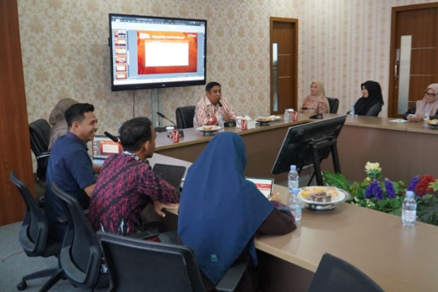 Bupati Chaidir Syam Pimpin Rapat Koordinasi Persiapan 'Maros Berzikir' digelar di Ruang Rapat Bupati Maros, Kamis (9/10/2025)