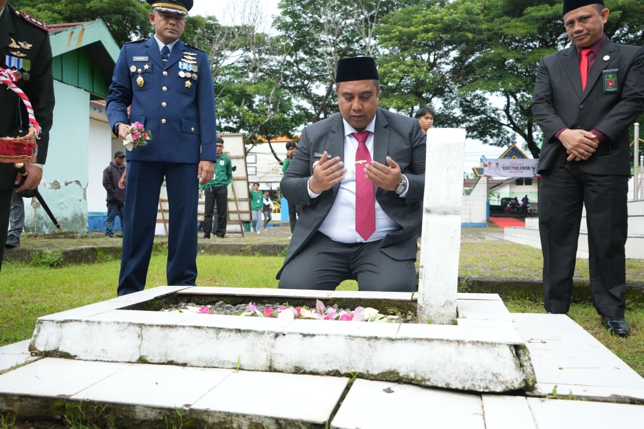 Bupati Maros Pimpin Upacara Peringatan Hari Pahlawan di TMP Maccopa