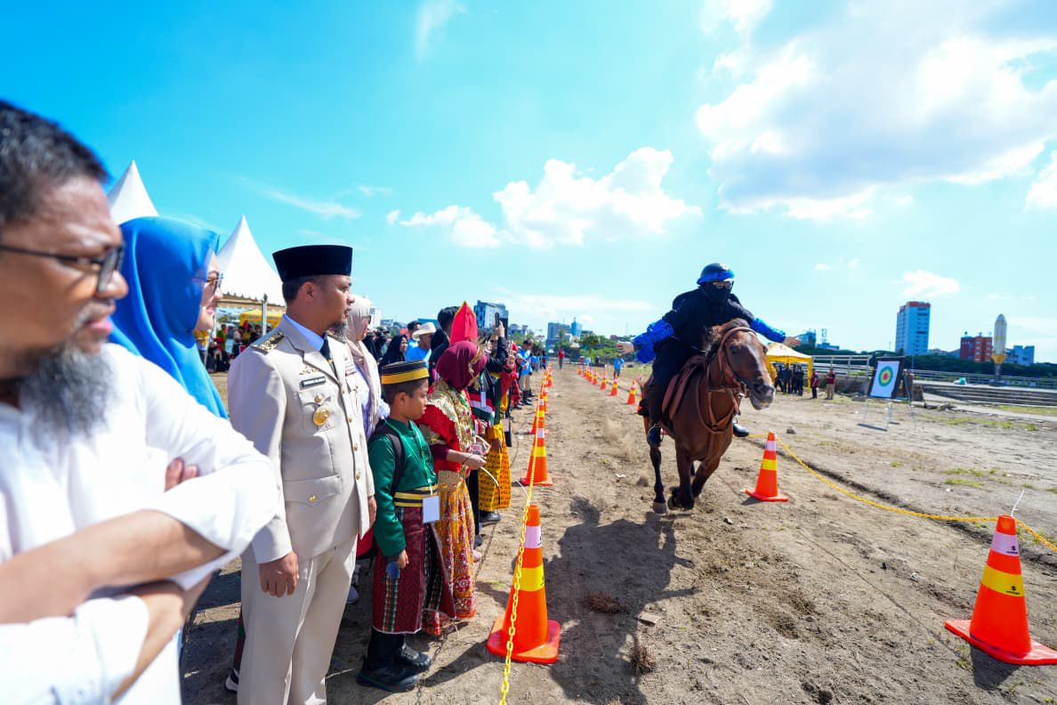 Gubernur Sulsel Buka Lomba Berkuda dan Memanah Piala Gubernur Cup 2025