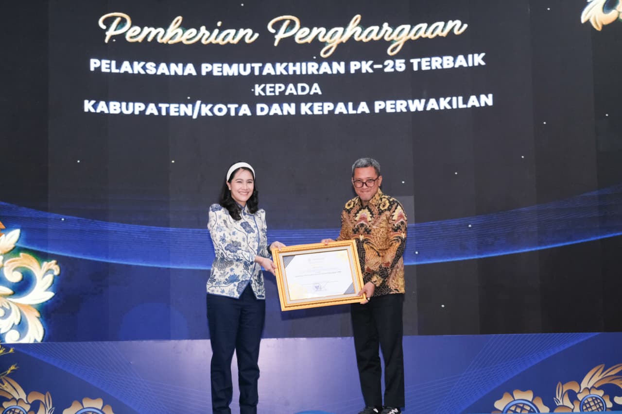 Bupati Jeneponto Raih Penghargaan Nasional Pelaksana Pemutakhiran Pendataan Penduduk Terbaik Tahun 2025