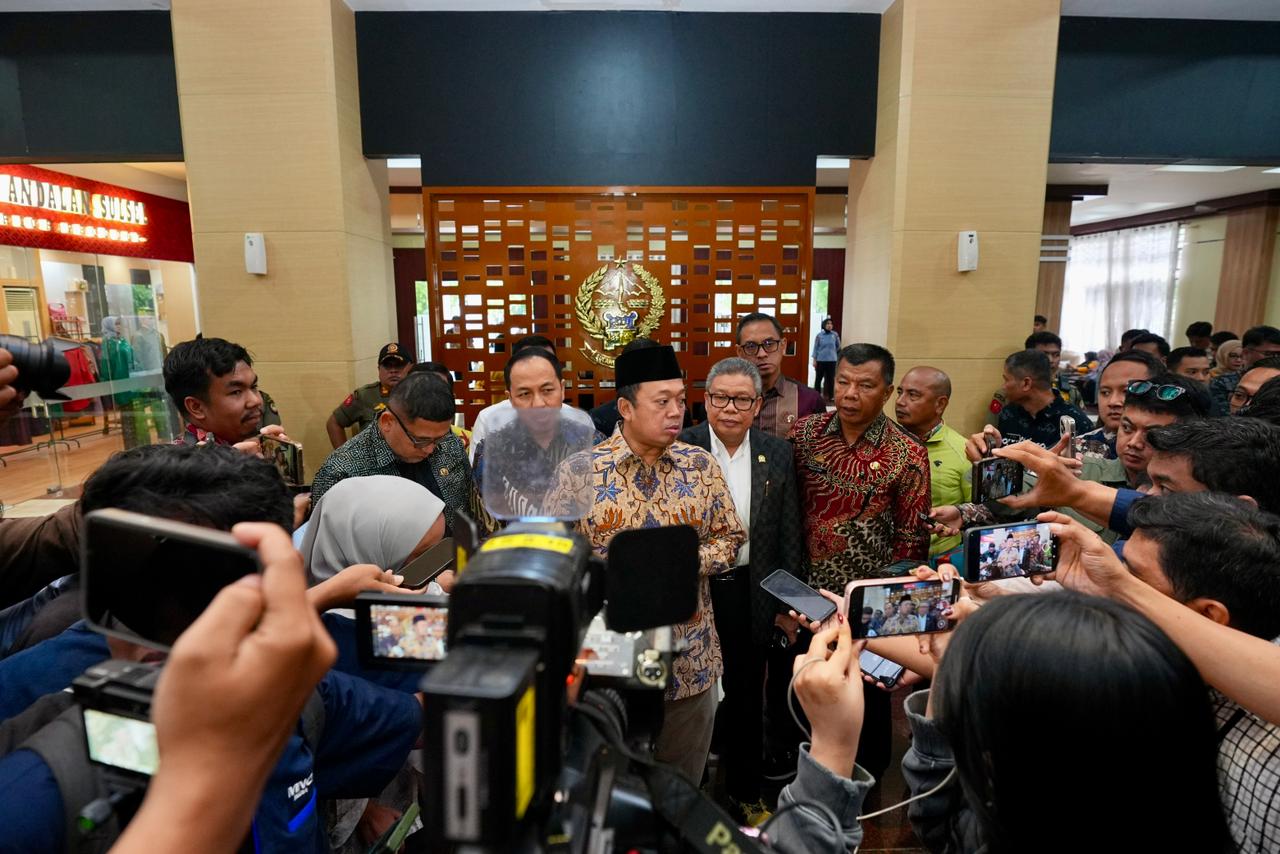 Menteri ATR/BPN, Nusron Wahid Usai Memberikan Arahan Strategis Terkait Kebijakan dan Layanan Pertanahan serta Tata Ruang Kepada Seluruh Bupati dan Wali Kota di Sulawesi Selatan