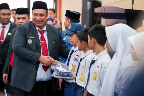 Bupati Maros dan Baznas Salurkan Bantuan Pendidikan Rp1 Miliar untuk 4.967 Pelajar
