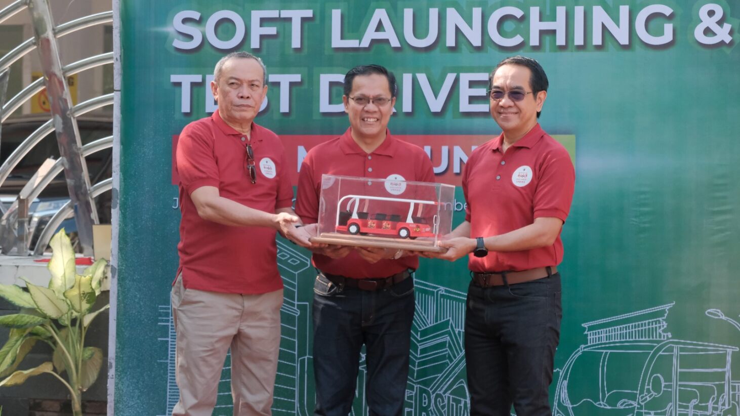 Soft Launching dan Test Drive ENGI MOVE-UNHAS Kendaraan Listrik Hasil Karya Mahasiswa dan Dosen Fakultas Teknik