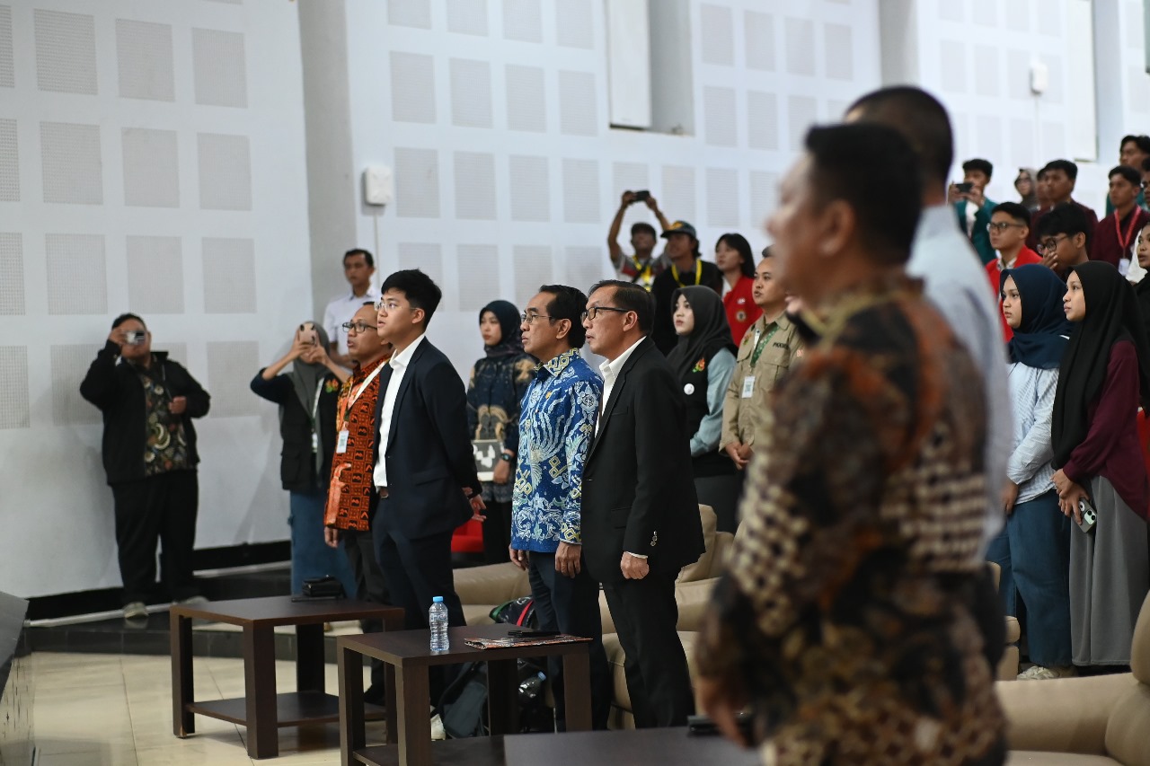 Unhas Gaungkan Kedaulatan AI dalam Kuliah Umum PIMNAS ke-38