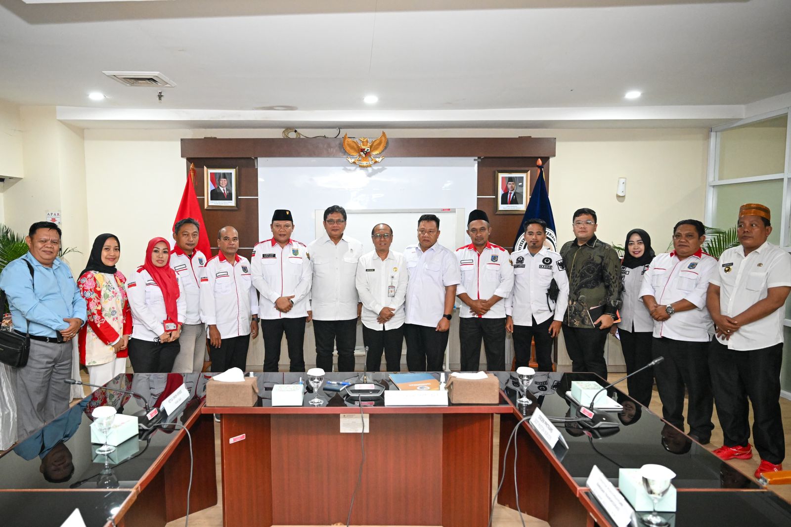 Bertemu Wamen Viva Yoga, Apdesi Merah Putih Desak Pemerintah Percepat Penataan Desa Transmigrasi