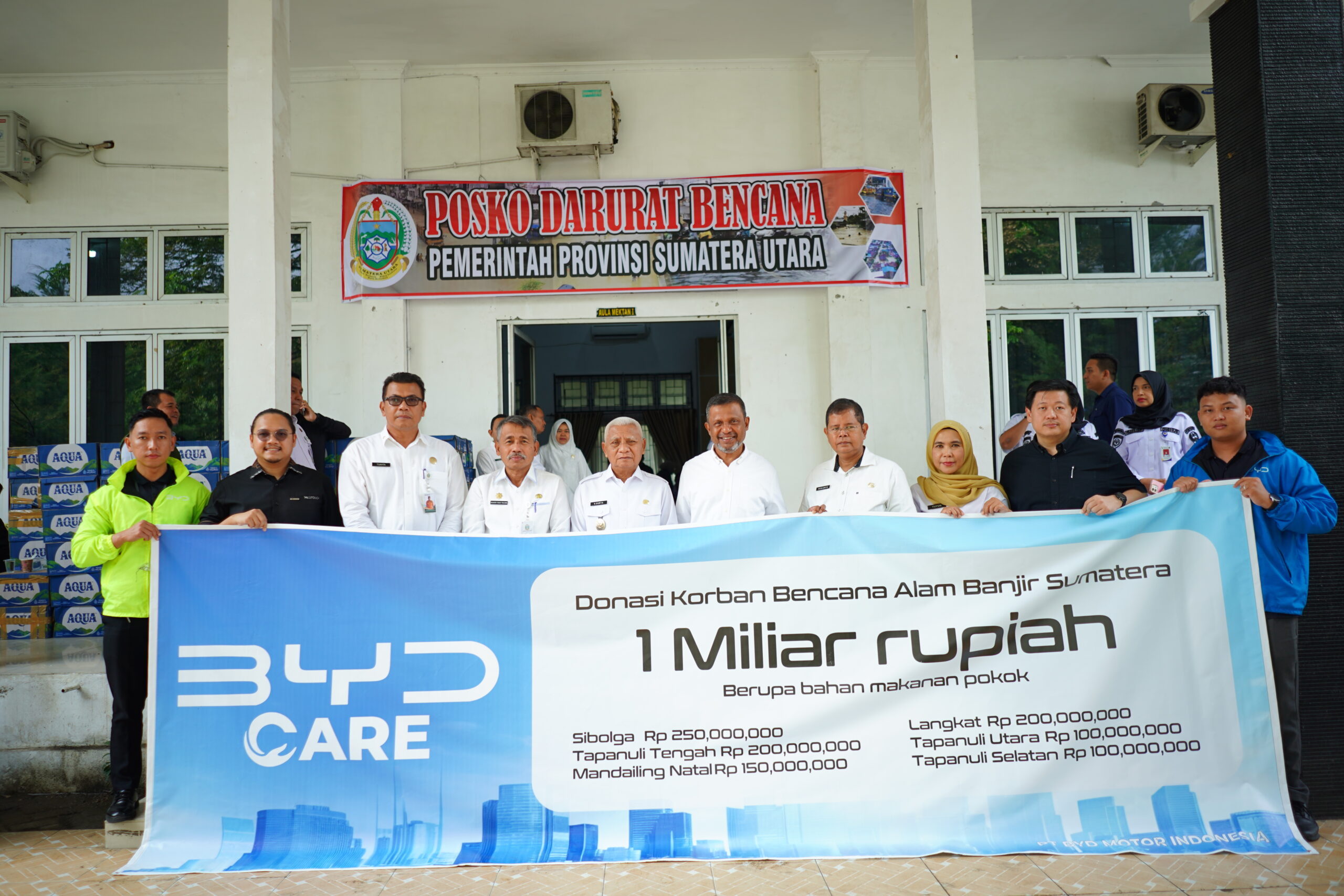 BYD Salurkan Bantuan Tanggap Darurat untuk Warga Terdampak Banjir di Sumatera