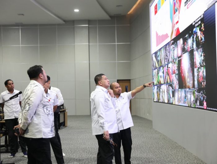 Kadis Kominfo Makassar Dampingi Wali Kota Tinjau Mall Pelayanan Publik dan Command Center