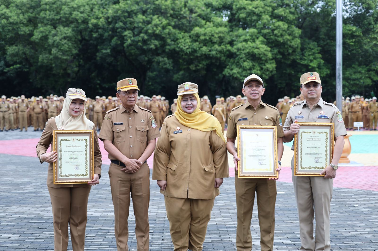 Sekda Kota Bekasi Pimpin Apel Akhir Tahun 2025, Tekankan Disiplin Pelayanan Publik