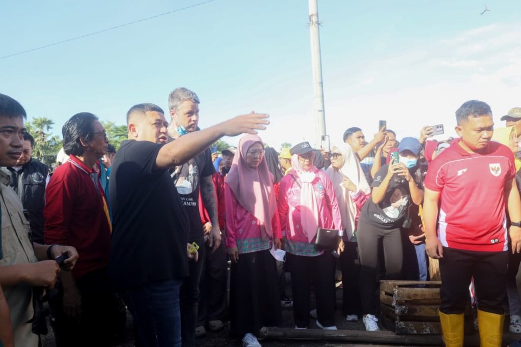 Pemkot Makassar Gerakkan SKPD & Satgas Bersihkan Kanal Pasar Terong dan Jalan Sawi