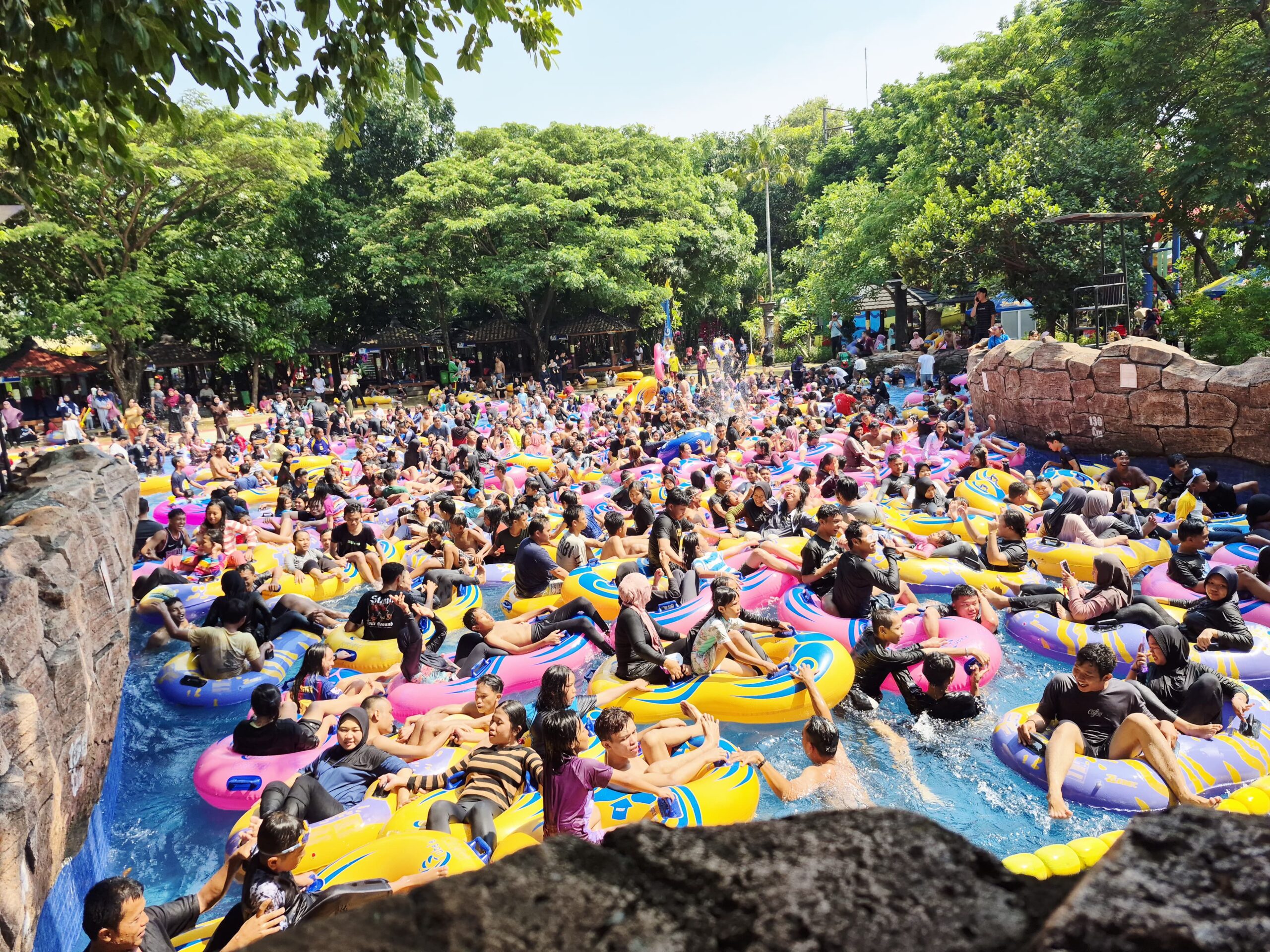 Libur Nataru, Transera Waterpark Diserbu Lebih 2.000 Pengunjung per Hari