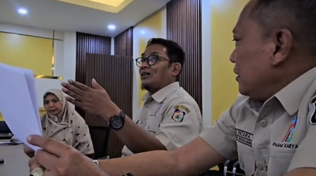 Perumda Pasar Makassar Raya Relokasi 44 Pedagang Liar di Depan Pasar Pabaeng-baeng