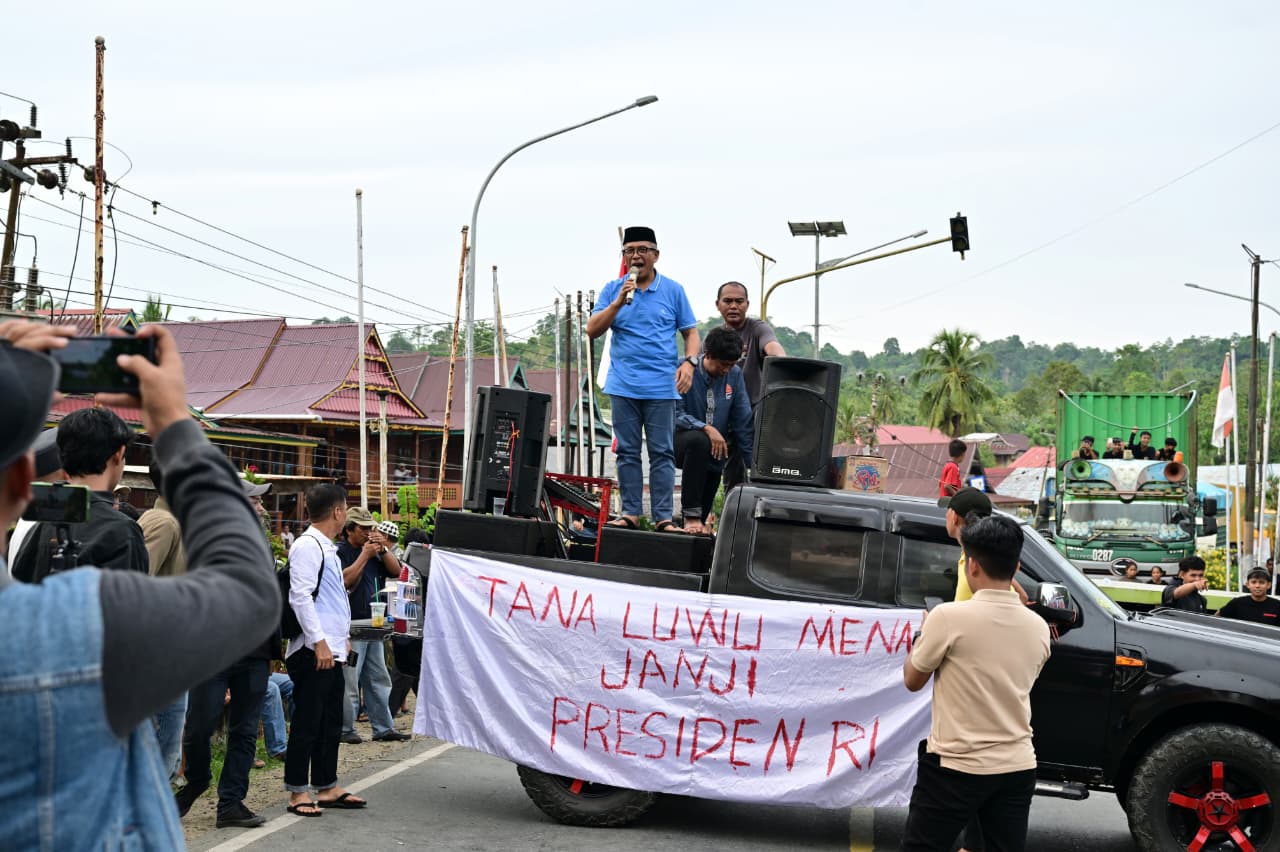 Ilham Arief Sirajuddin (IAS) hadir dan Menyampaikan Orasi yang Sarat Makna di Gerbang Luwu, Jumat (23/1/2026).