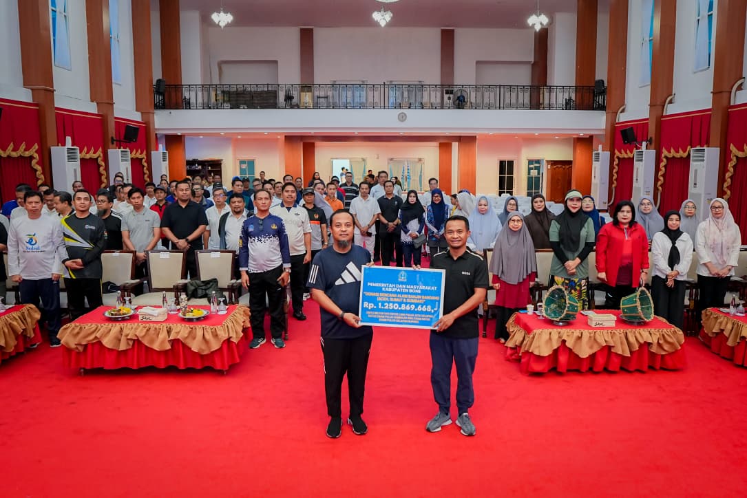 Gubernur Sulsel Terima Bantuan Kemanusiaan Rp1,2 Miliar dari Pemkab Bone