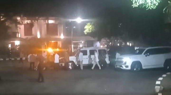 Malam HUT ke-18 Partai Gerindra, Kedatangan Prabowo di Kertanegara Disambut Meriah Kader