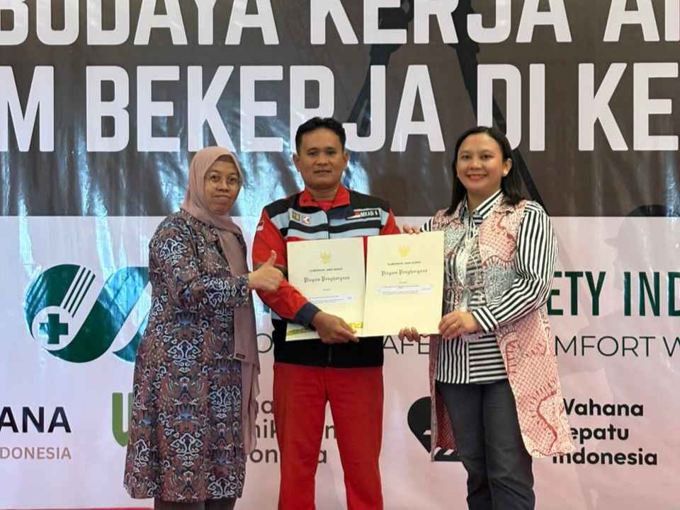 Zero Accident 1 Juta Jam Kerja, Bumi Karsa Raih Penghargaan K3 Platinum