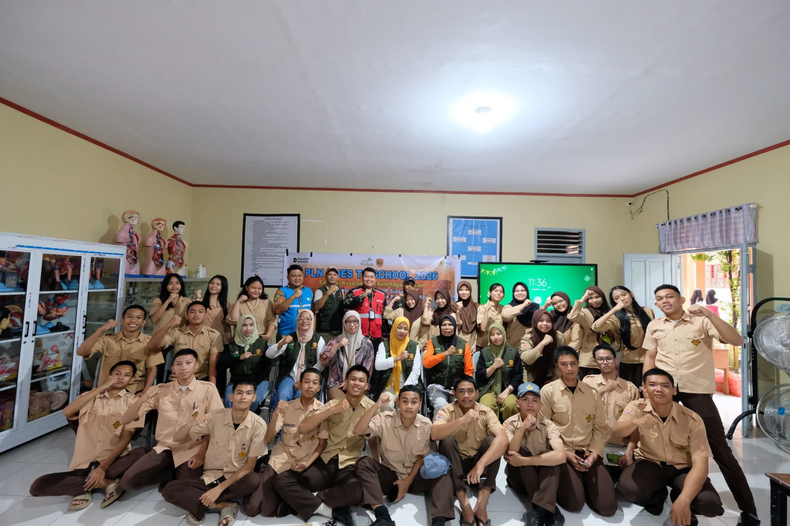 PLN UIP Sulawesi Edukasi Keselamatan Kelistrikan di SMAN 21 Makassar