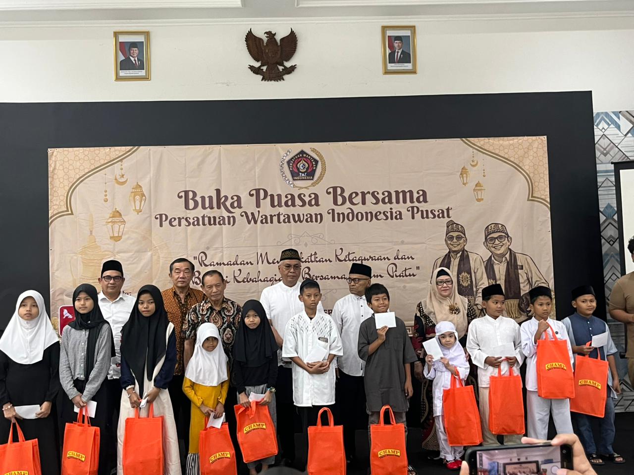 PWI Pusat Buka Puasa Bersama Yatim Piatu, Perkuat Solidaritas dan Kepedulian Sosial