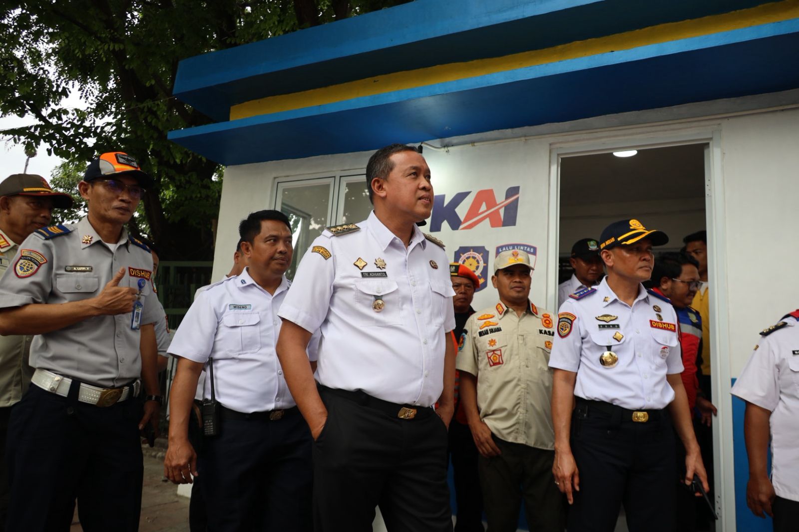 Stasiun Bekasi Padat, Tri Adhianto Siapkan Solusi Lalu Lintas Jangka Panjang