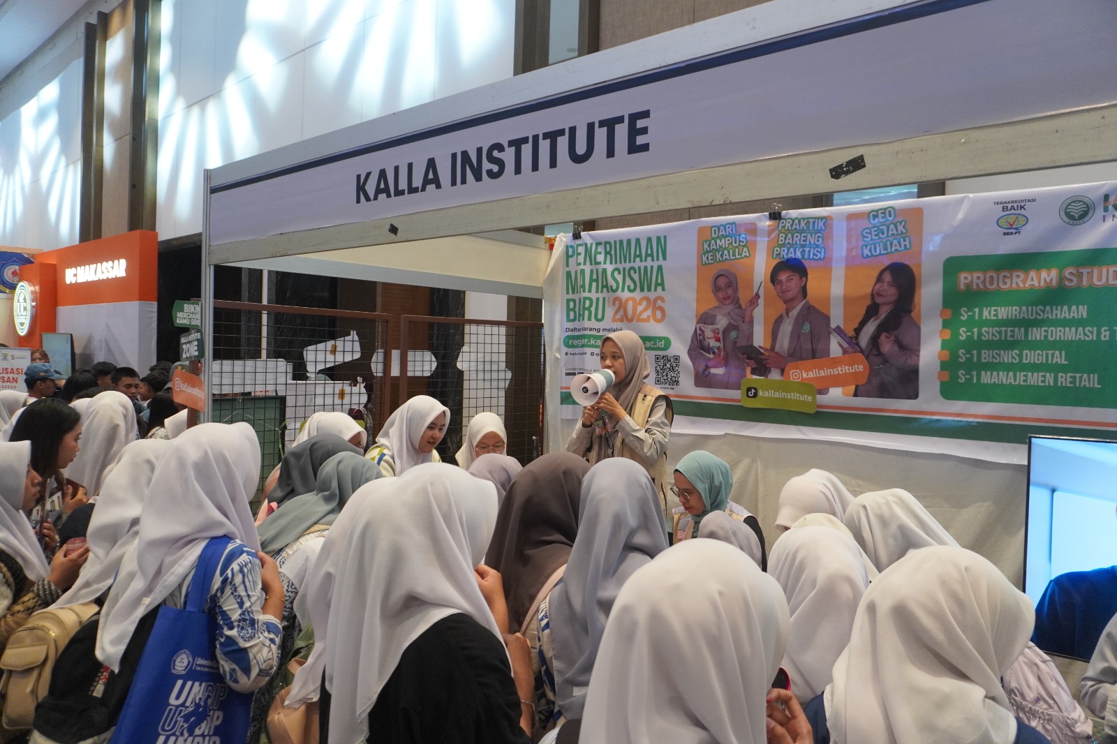 Tawarkan Edukasi Interaktif, Booth Kalla Institute Diserbu Pelajar di Sulawesi Education & Techno Expo 2026