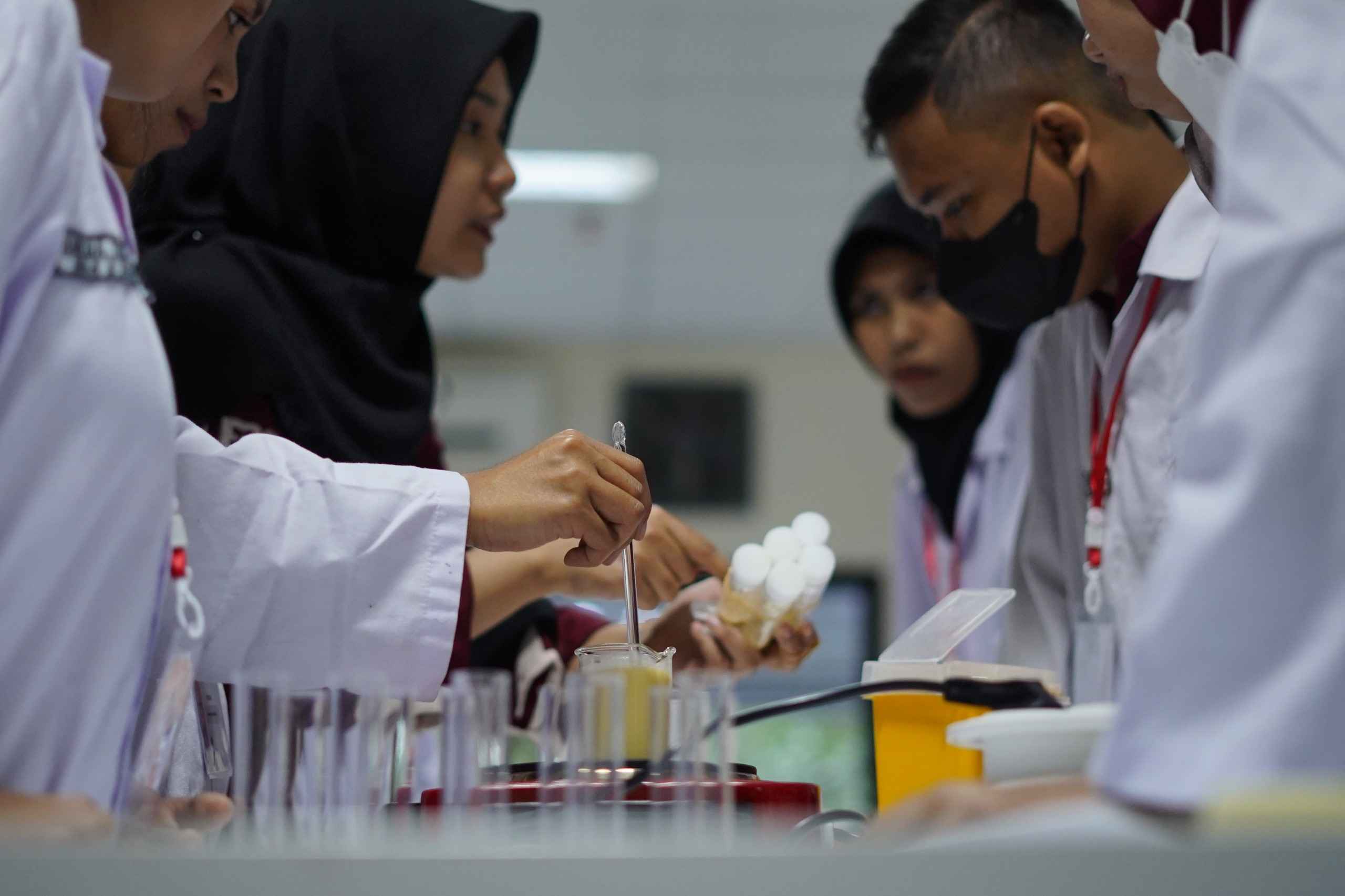UFRG Unhas Dorong Kampus Mitra Bangun Laboratorium Riset Lalat Buah