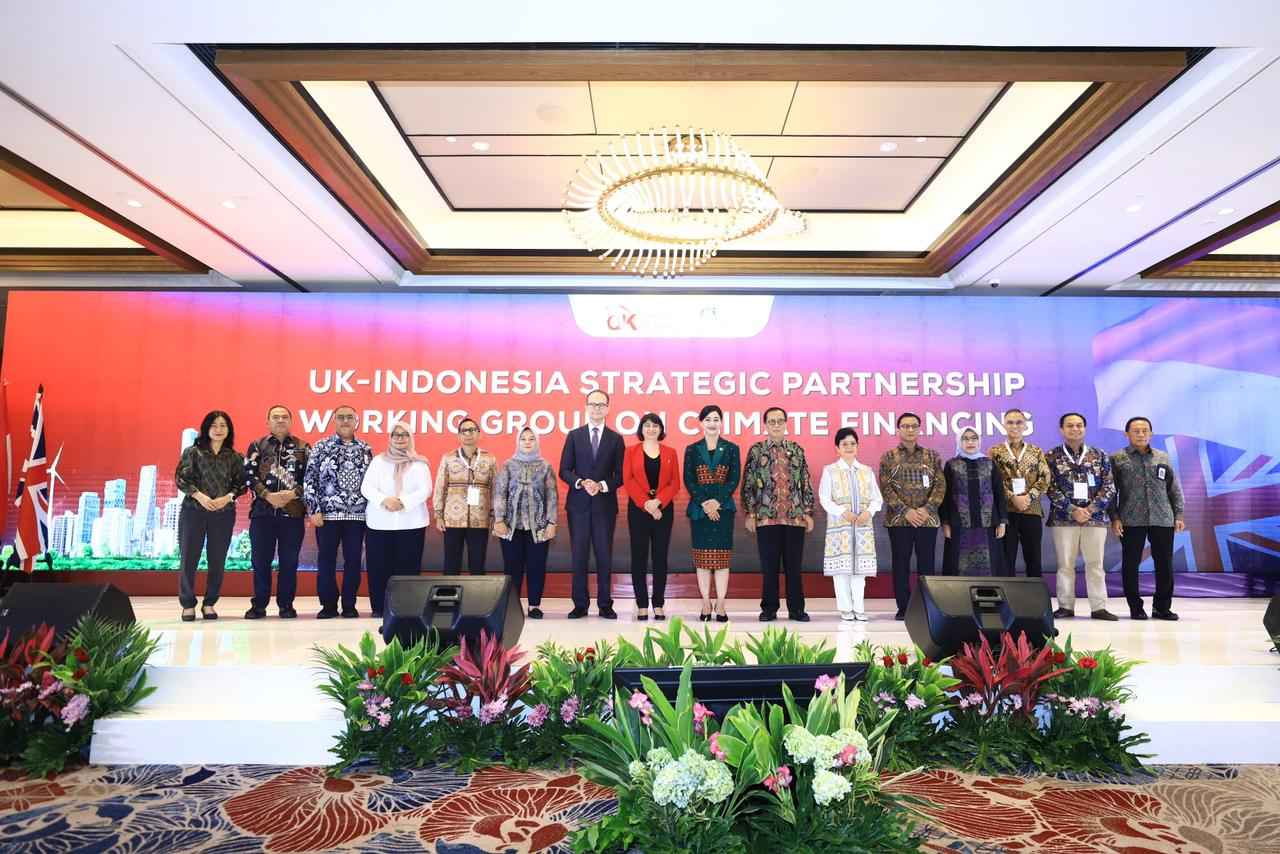OJK dan Perbankan Luncurkan Indonesia–UK Working Group on Climate Financing