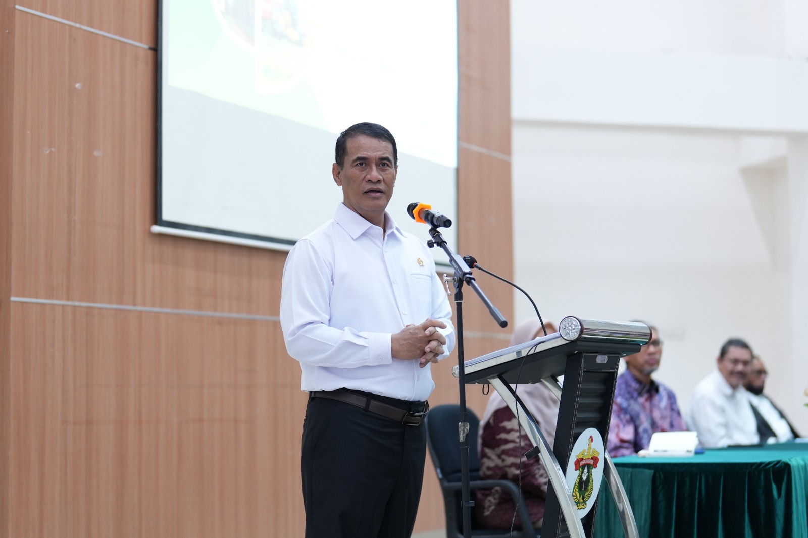 Hadir di Unhas, Mentan Amran Tegaskan Kebijakan Jadi Kunci Transformasi Pertanian Nasional