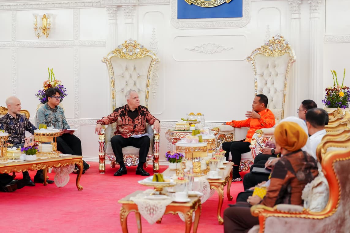 Gubernur Sulawesi Selatan, Andi Sudirman Sulaiman Saat Menerima Kunjungan Kedutaan Besar Amerika Serikat, Peter M. Haymond