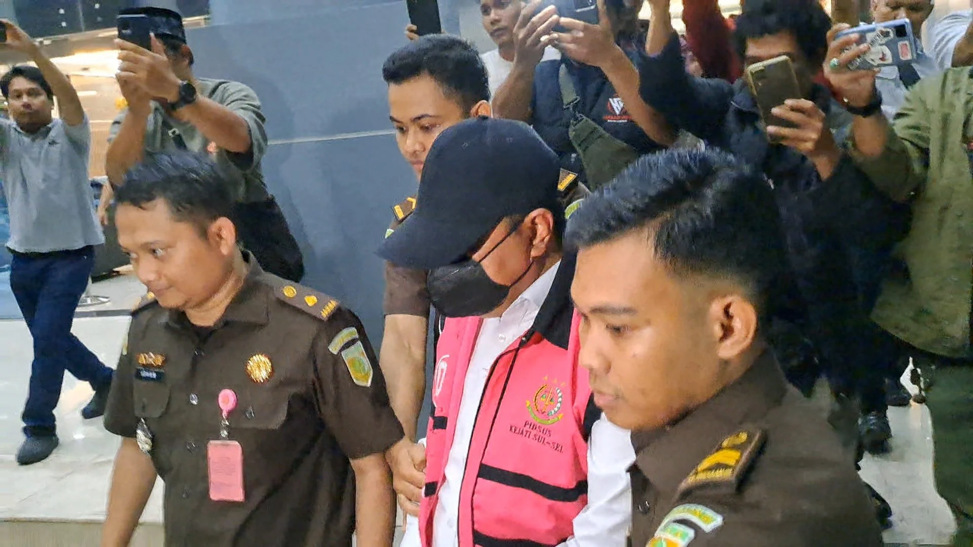 Eks PJ Gubernur Sulsel Jadi Tersangka Kasus Dugaan Korupsi Bibit Nanas