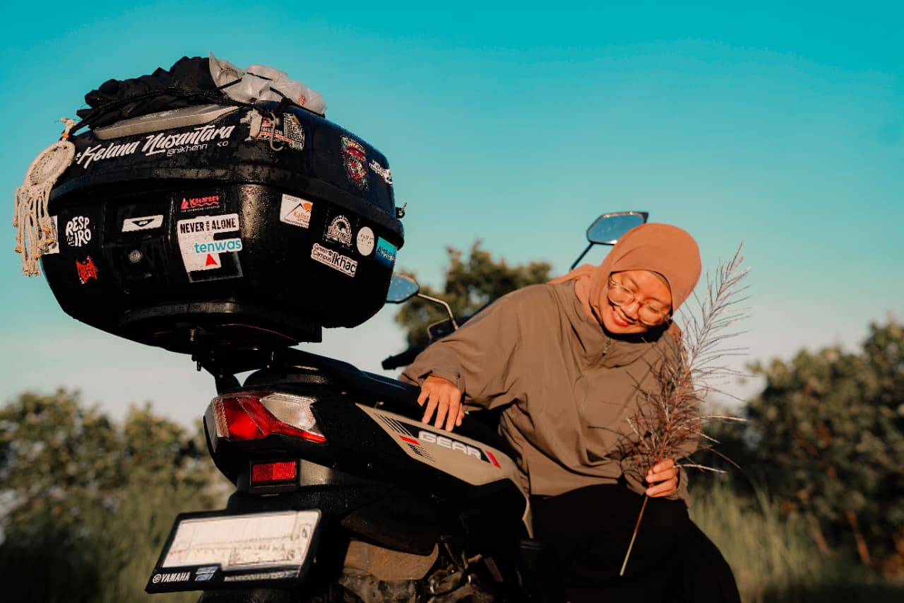 Nikhen Mokoginta Jelajahi Sulawesi Bersama Yamaha GEAR ULTIMA