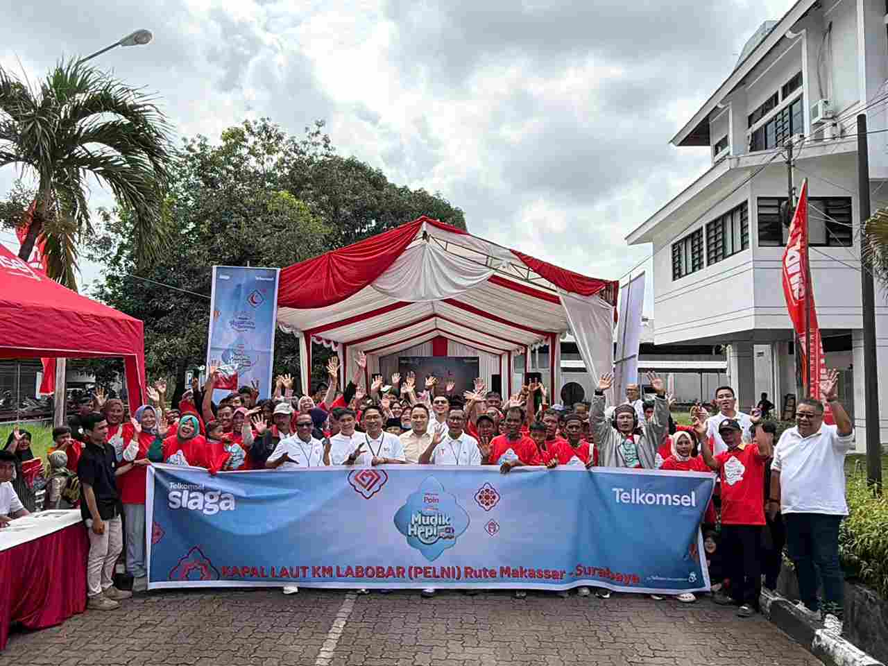 Mudik Hepi 2026, Telkomsel Berangkatkan 200 Warga dari Makassar Pulang Kampung untuk Lebaran