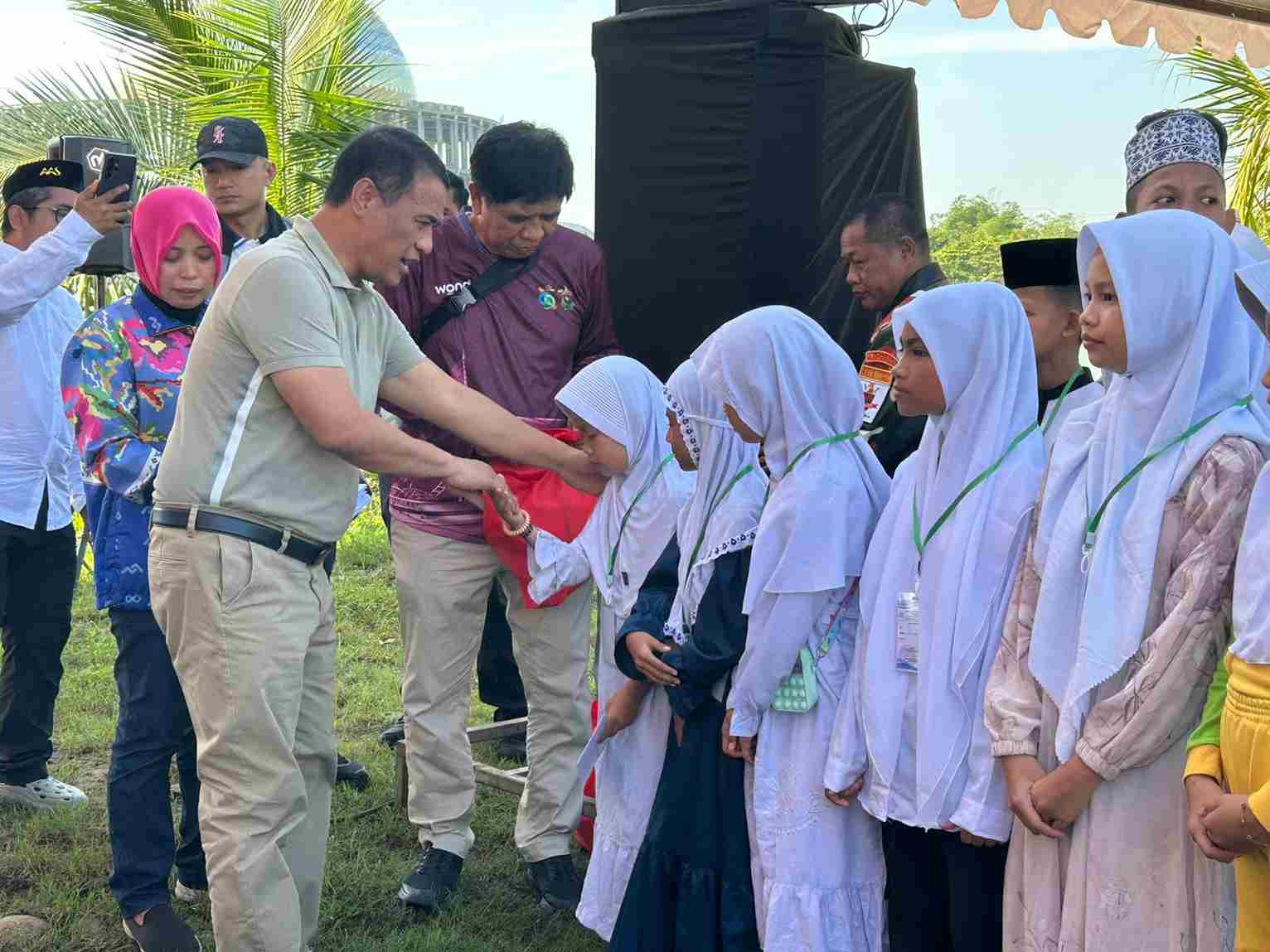 KKSS dan IKA Unhas Bagikan Ribuan Paket Santunan di PSBM 2026