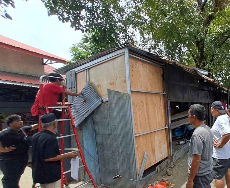 5 Tahun Berdiri di Atas Drainase, Tiga Lapak di Tallo Ditertibkan