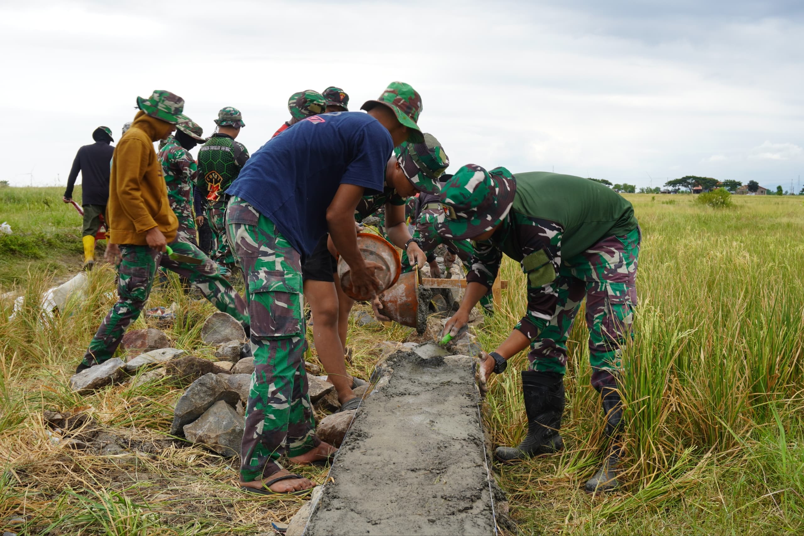 TMMD ke-128 Kodim Jeneponto, Menembus Batas, Menganyam Harapan dalam Satu Langkah Pengabdian