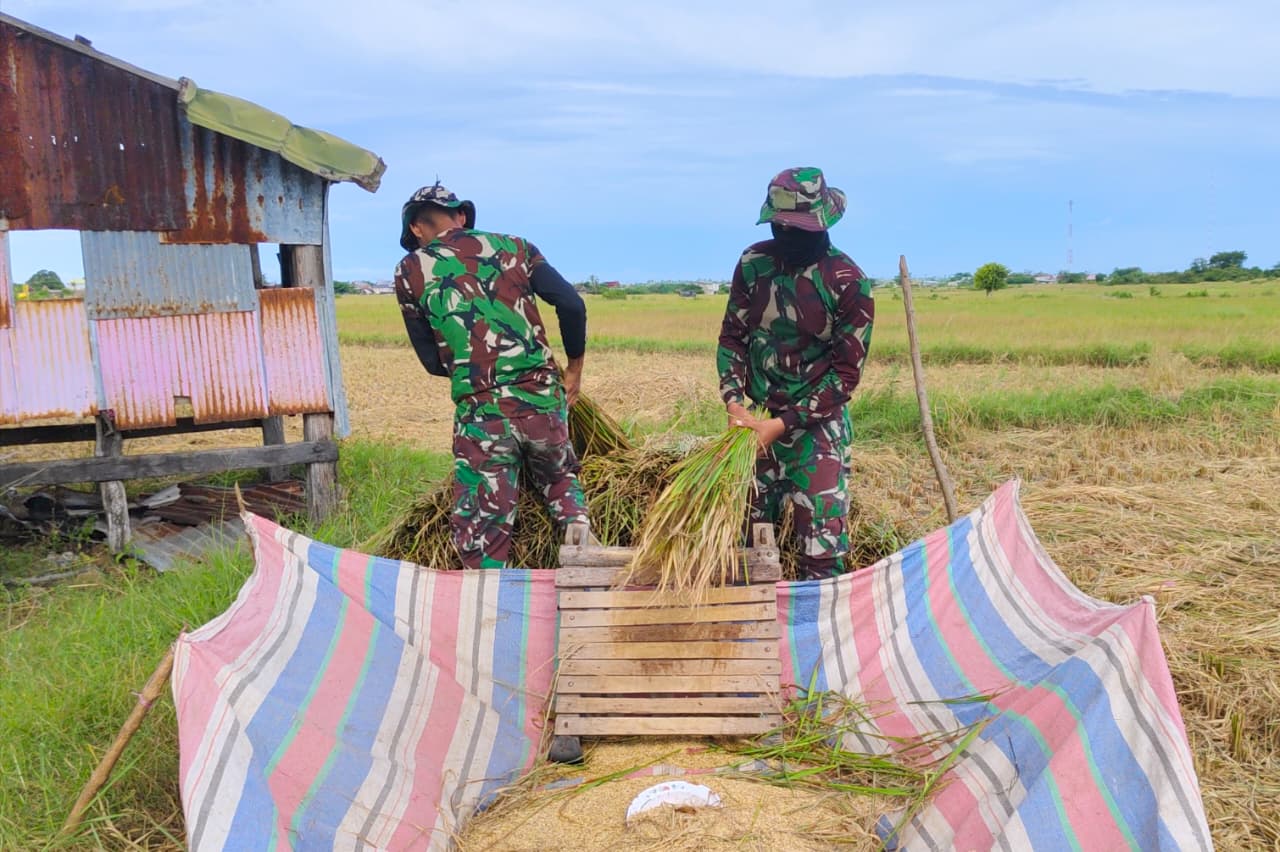 Satgas TMMD ke-128 Kodim Jeneponto Hadir di Tengah Petani, Menguatkan Syukur dan Gotong Royong