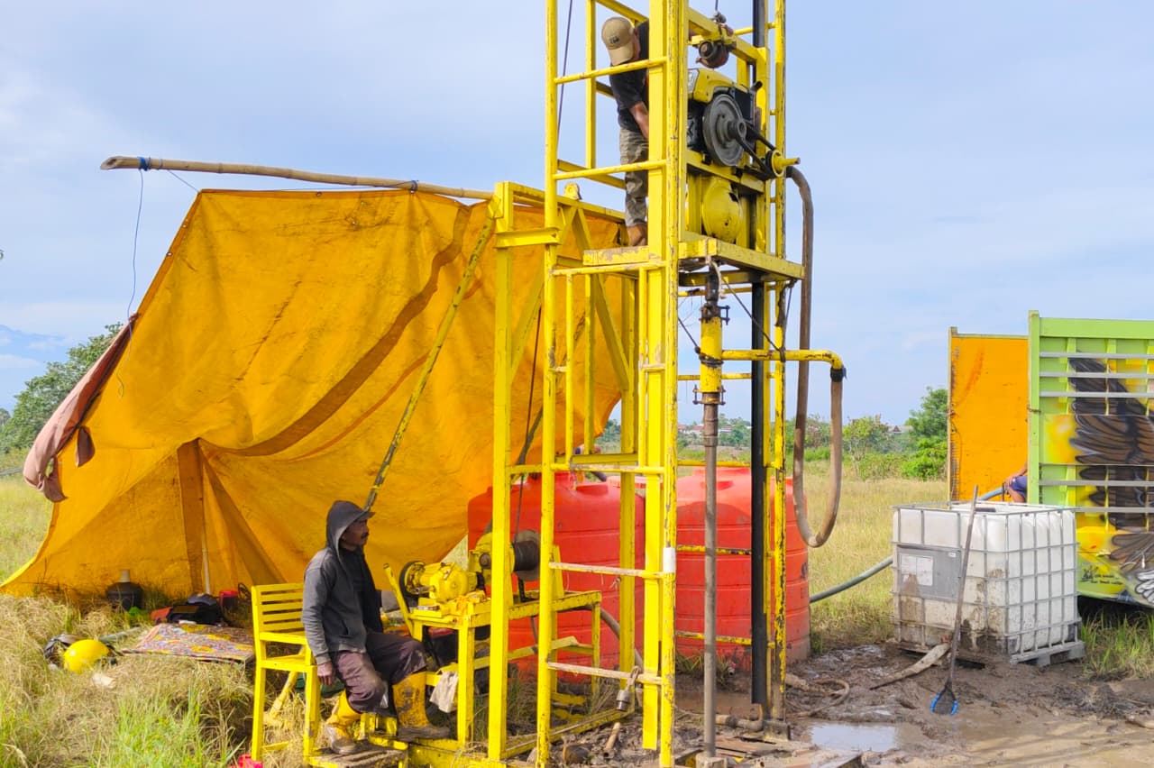 Mesin Bor Terus Berputar, Satgas TMMD ke-128 Kodim Jeneponto Dorong Akses Air Bersih untuk Warga