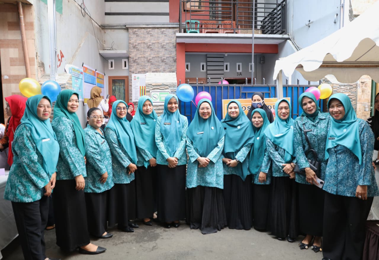 Ketua Tim Penggerak (TP) PKK Kota Makassar, Melinda Aksa, Bersama Jajaran Pengurus Melakukan Kunjungan ke Sejumlah Posyandu di Kota Makassar